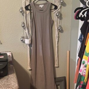 Elegant Sleeveless Maxi Dress in Taupe